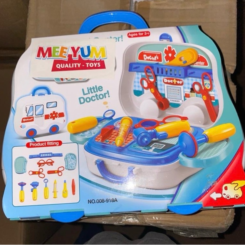 Educational Toy Doctor Playset .